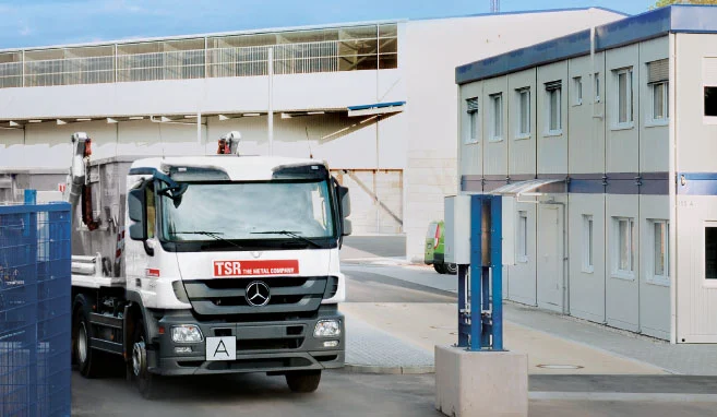 LKW mit Schrottcontainer Chemnitz