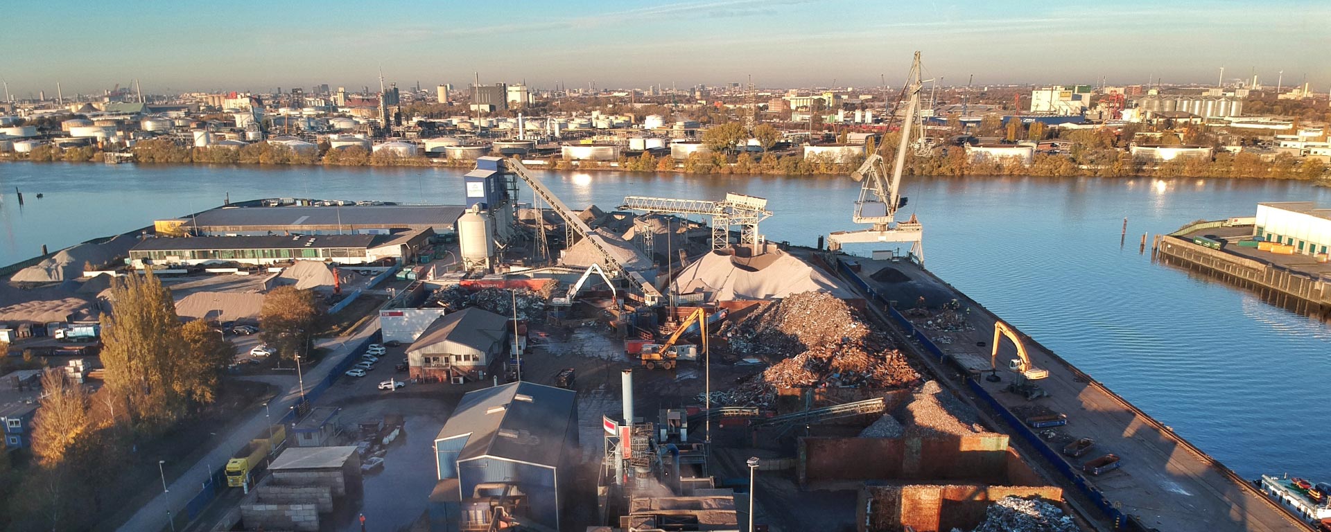 TSR Schrotthändler Hamburg, Standort Hafenstraße